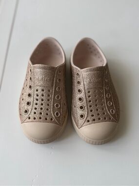 Native Shoes Kids' Jefferson Bling Slip-On
- Gold Size: 7